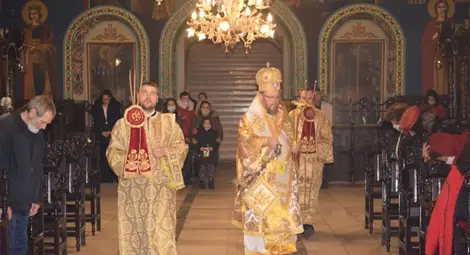 ПРАЗНИЧНО БОГОСЛУЖЕНИЕ НА БЪДНИ ВЕЧЕР В КАТЕДРАЛНИЯ ХРАМ &bdquo;СВЕТА ТРОИЦА&rdquo;