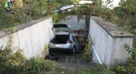 Полицаи за катастрофата край Варна: Истинско чудо е, че жената е оцеляла! 