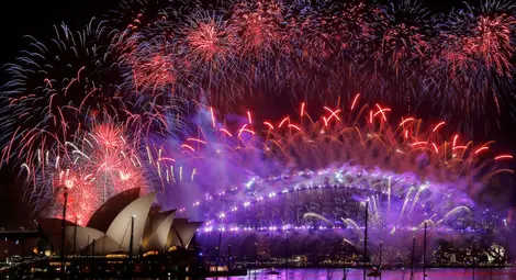 Светът отбелязва Нова година