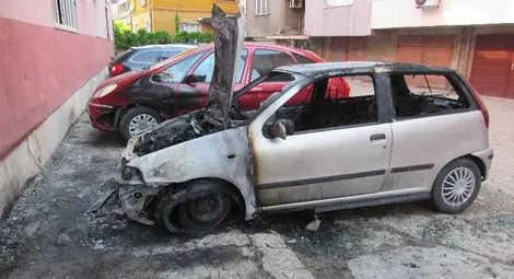 Млада жена губи втора кола в умишлен палеж