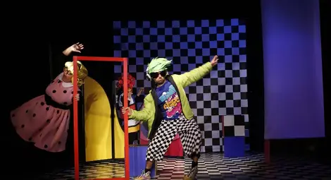 Таня и Георги Пасеви преведоха с успех на езика на поп арта 150-годишна пиеса