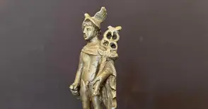 Статуетки, Зевс, Хера и Аполон - музеят вади непоказвани находки на Карел Шкорпил в Русенско