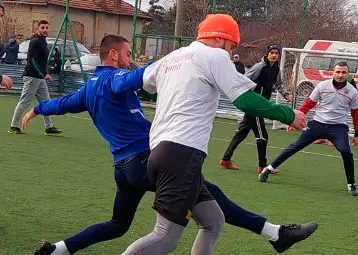 Коледен футболен турнир събра осем отбора в Долна Студена
