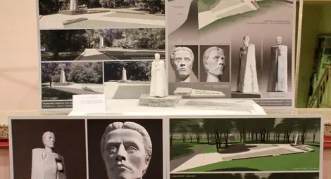 Авторски колектив - скулптор Альоша Кафеджийски, арх.Валентин Кафеджийски