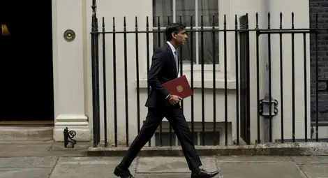 Британското правителство поема 50% от сметките в ресторантите