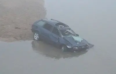 Кола падна в река след 150 км/час, младеж загина на място