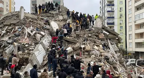 Първите русенски дарители вече се отзоваха на апела за помощ за пострадалите от катаклизма в Турция