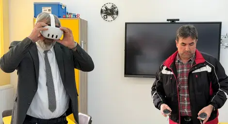 Близо 160 ученици от 8 до 12 клас са избрали да се обучават  в Професионалната гимназия по селско стопанство в Две могили. Училището е сред най-модерните