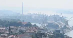 Нов среднощен залп от неприятни миризми