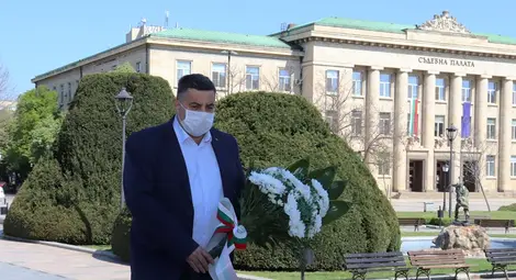 Областният управител на Русе Галин Григоров: Днес е един от онези печални дни, в които си спомняме за болката, мъката и страданието на арменския народ