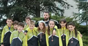 Младите плувци на „Ирис“ с 2 медала и в Топ 4 на България