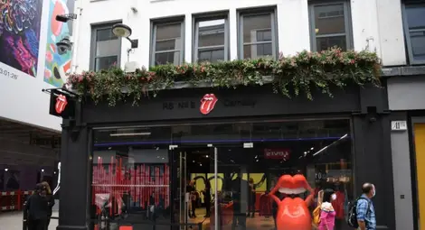 "Ролинг Стоунс" откриват първия си бутик