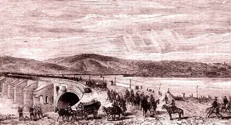 Бягство на турците от гр. Бяла по моста на Колю Фичето. (Гравюра на А. Даугел в &bdquo;Иллюстрированная хроника войны&ldquo; от 5 август 1877, № 31, с. 248, приложение към № 440 на сп. &bdquo;Всемирная илюстрация&ldquo;). Всъщност Приложението е под № 449, като е неправилно записано от мен в изданието ми под № 440.