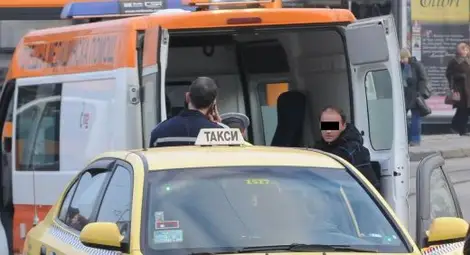 Пчела уби столичен таксиджия в колата му