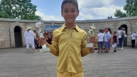 Мартин Василев oт „Слънчеви ноти“ донесе нови награди от фестивали Мартин Василев oт „Слънчеви ноти“ донесе нови награди от фестивали