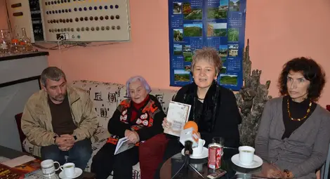 Художници рисуват с думи биографията на изкуството