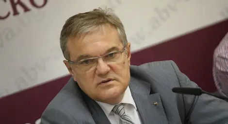 Румен Петков: Посрещнахме Давутоглу като Брежнев