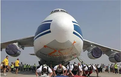 Най-силният българин яде по 1,5 кг месо на ден и 15 крем карамела