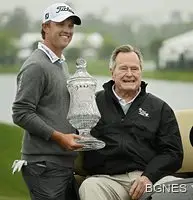 90-годишният Джордж Буш скочи с парашут