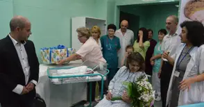 Половин час след като се роди, Габриела стана Бебе на града