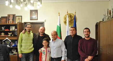 &bdquo;Епизод&ldquo; подариха юбилеен албум на кмета Стоилов