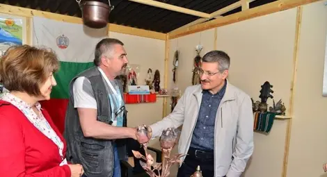 Медникарят Венцислав Цанев смая турските майстори с изящните си джезвета