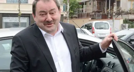 Пенгезов с три джипа и 160 бона в банка