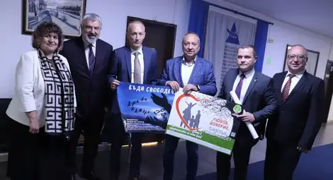 Агресията и борбата със зависимостите бе във фокуса на среща между областния управител Драгомир Драганов и министъра на образованието и науката Красимир Вълчев Агресията и борбата със зависимостите бе във фокуса на среща между областния управител Драгомир Драганов и министъра на образованието и науката Красимир Вълчев