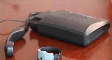 Следят 85 осъдени с електронни гривни, един - със сателит Следят 85 осъдени с електронни гривни, един - със сателит