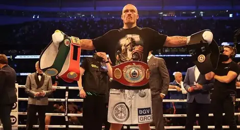Усик върна шампионските пояси на Джошуа Усик върна шампионските пояси на Джошуа