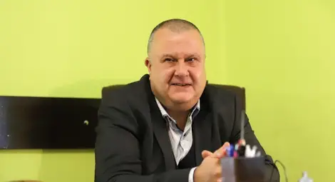 Проф. Емануел Мутафов