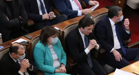 Депутатите приеха ветото на Радев, отхвърлиха спорните текстове в ЗМИП