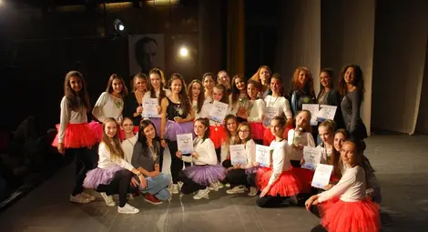 Десетки награди за русенски  танцьори от румънски фестивал  