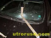 Забиха три кирки в автомобил в Бургас Забиха три кирки в автомобил в Бургас