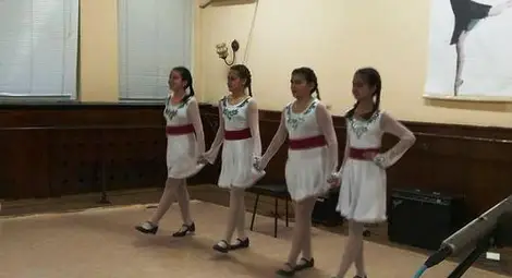 Малки таланти танцуваха и пяха пред свои връстници в „Здравец“ Малки таланти танцуваха и пяха пред свои връстници в „Здравец“