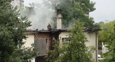 500 квадрата покрив унищожил пожарът в помощното училище в Пловдив