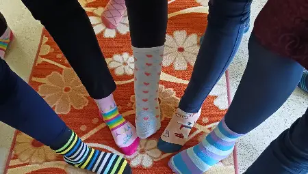 Деца и учители от русенската ДГ "Зора" подкрепиха "слънчевите деца"