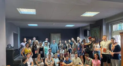 "ЗАТВОРЕНи ЗА ТВОРЕНe!" е младежкото послание - отговор на изолирането и глобалните кризи