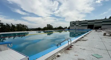 Готви се ново удължаване на срока за строителство на плувния комплекс в парка