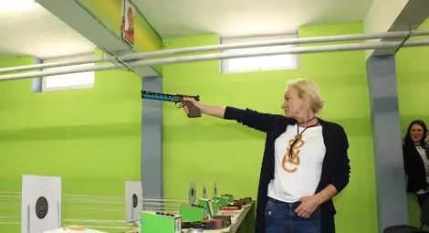 Мария Гроздева даде първия изстрел за кръстената на нея зала за шампиони