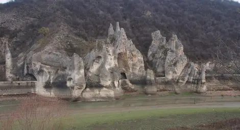 Язовир &ldquo;Цонево&rdquo; пресъхва