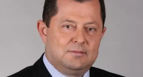 Червен депутат се завърна от отвъдното!