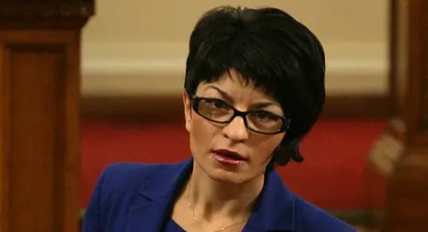 Десислава Атанасова: ЦИК да подаде оставка Десислава Атанасова: ЦИК да подаде оставка