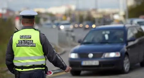 21-годишна не овладя БМВ и блъсна пешеходец 21-годишна не овладя БМВ и блъсна пешеходец