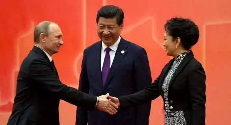 Путин кавалерства на китайската първа дама, цензурират го Путин кавалерства на китайската първа дама, цензурират го