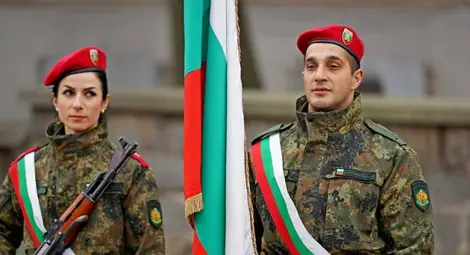 250 вакантни длъжности за срочна военна служба обяви Министерството на отбраната