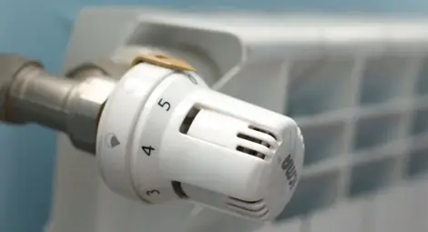 Едва 64 корекции в изравнителните сметки за парно от 868 абонатни станции