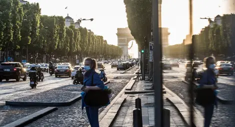 135 евро глоба за фас или предпазна маска на улицата във Франция 135 евро глоба за фас или предпазна маска на улицата във Франция