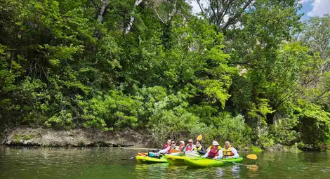 Ротарианци и ученици от МГ &bdquo;Баба Тонка&ldquo; в Русе плаваха с каяци с кауза срещу зависимостите