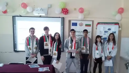 Русенското училище "Възраждане" отбеляза Деня на Европа /галерия/